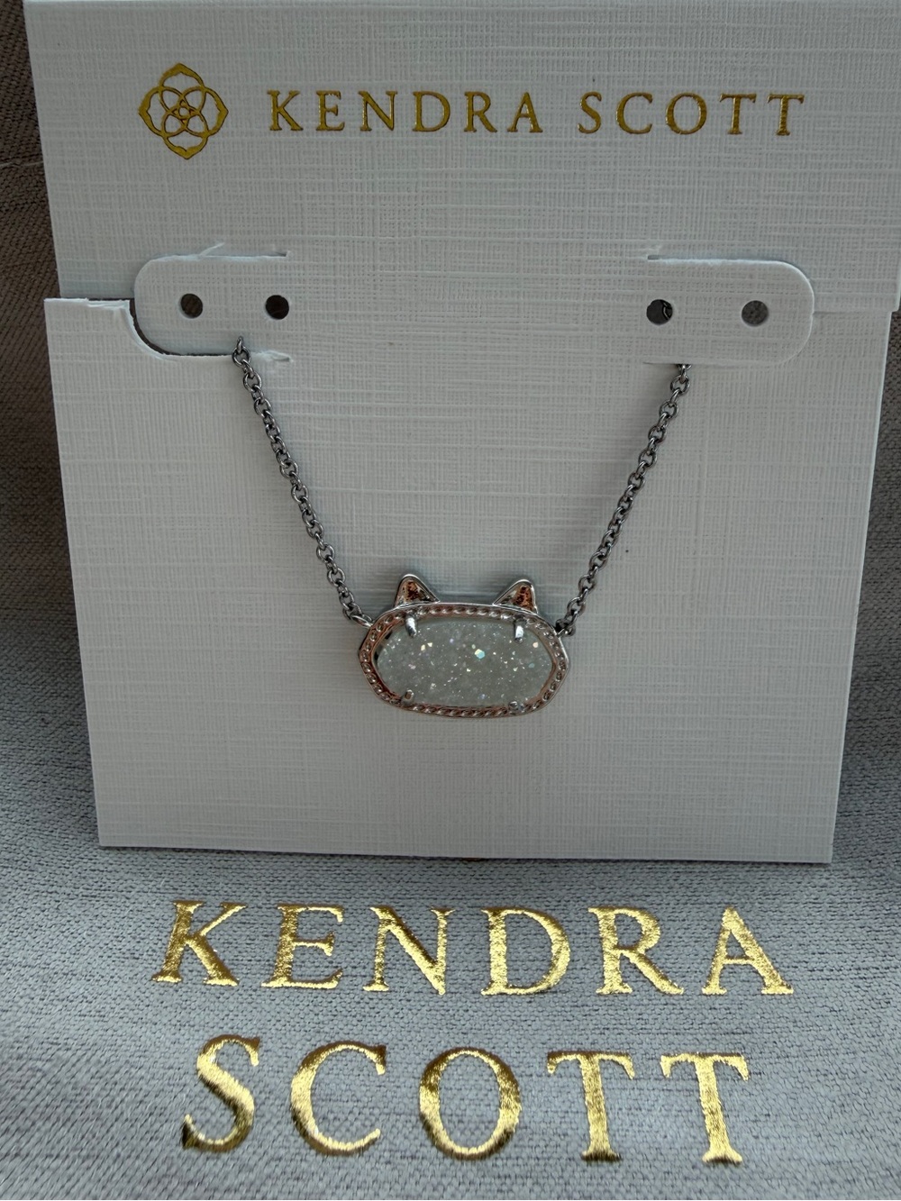 🔆Kendra Scott Sparkling White Druzy Cat Pendant Necklace